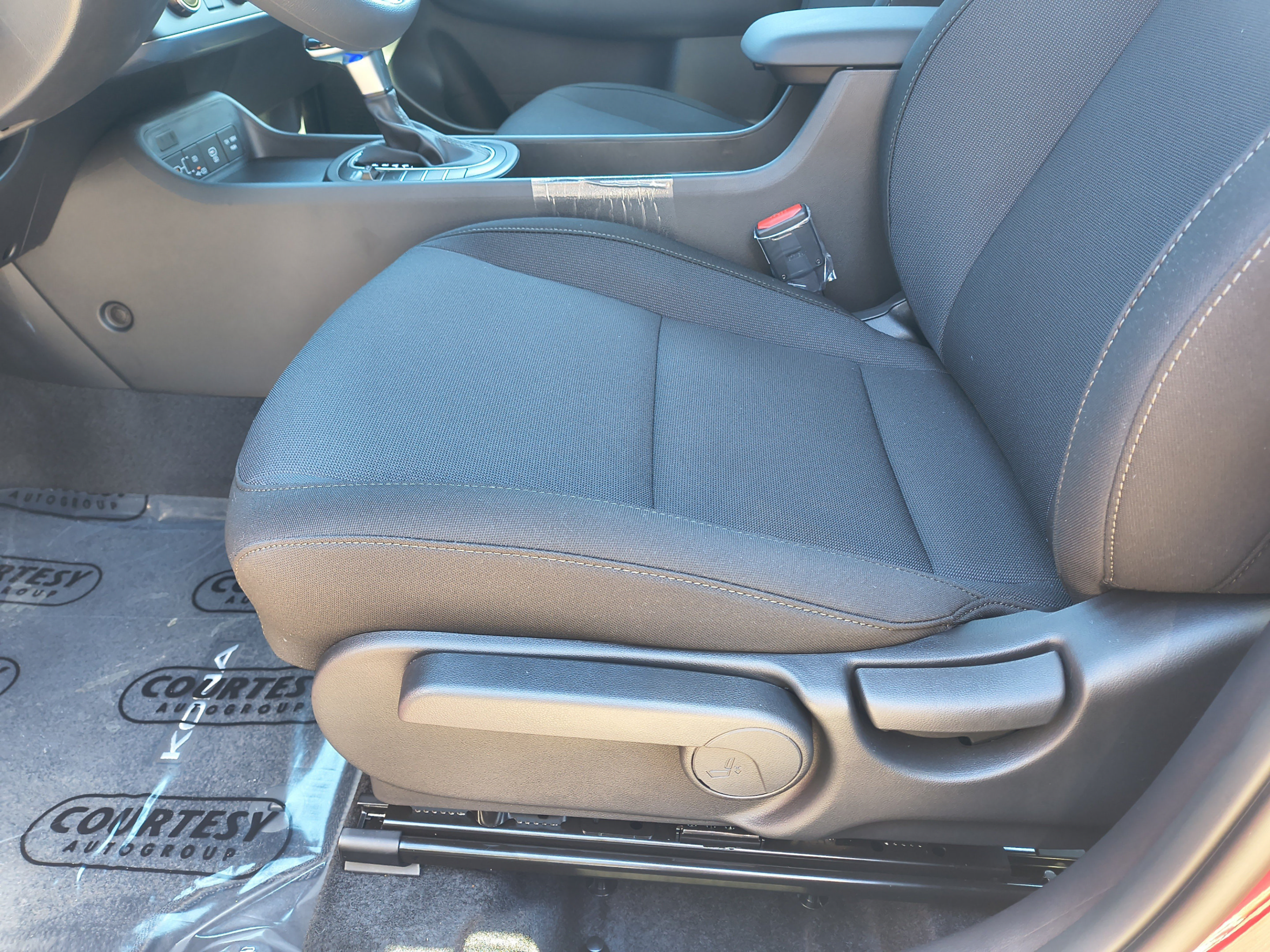New 2027 Hyundai Kona SE FWD image 19