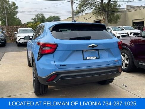 Used 2024 Chevrolet Trax RS w/ Driver Confidence Package FWD image 2