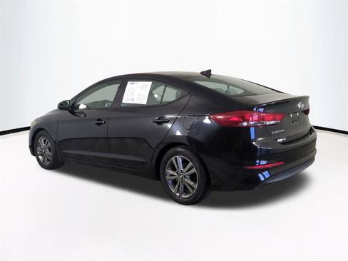 Used 2017 Hyundai Elantra SE image 7