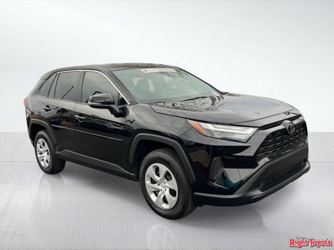 Certified 2023 Toyota RAV4 LE AWD/4WD image 9