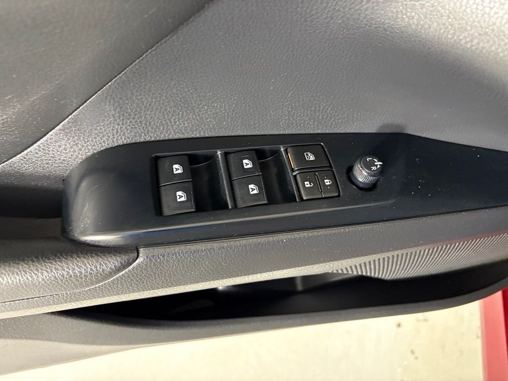 Used 2020 Toyota Camry LE w/ Convenience Package FWD image 13