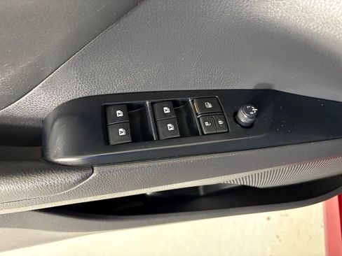 Used 2020 Toyota Camry LE w/ Convenience Package FWD image 13