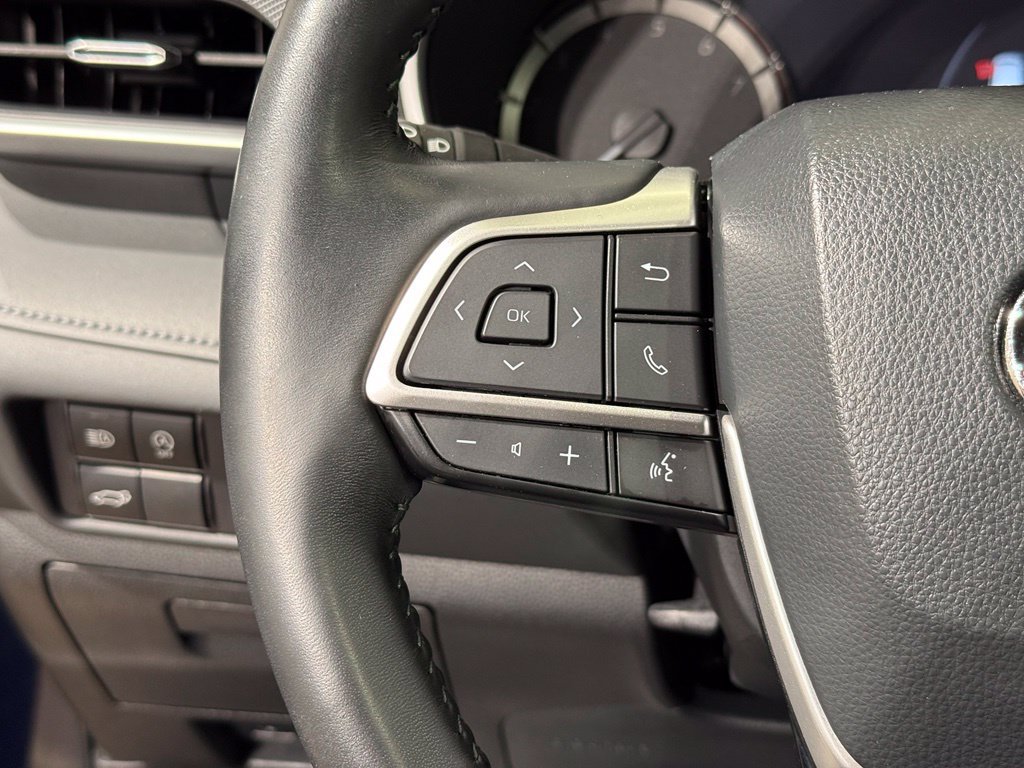 Used 2023 Toyota Highlander XSE AWD/4WD image 26