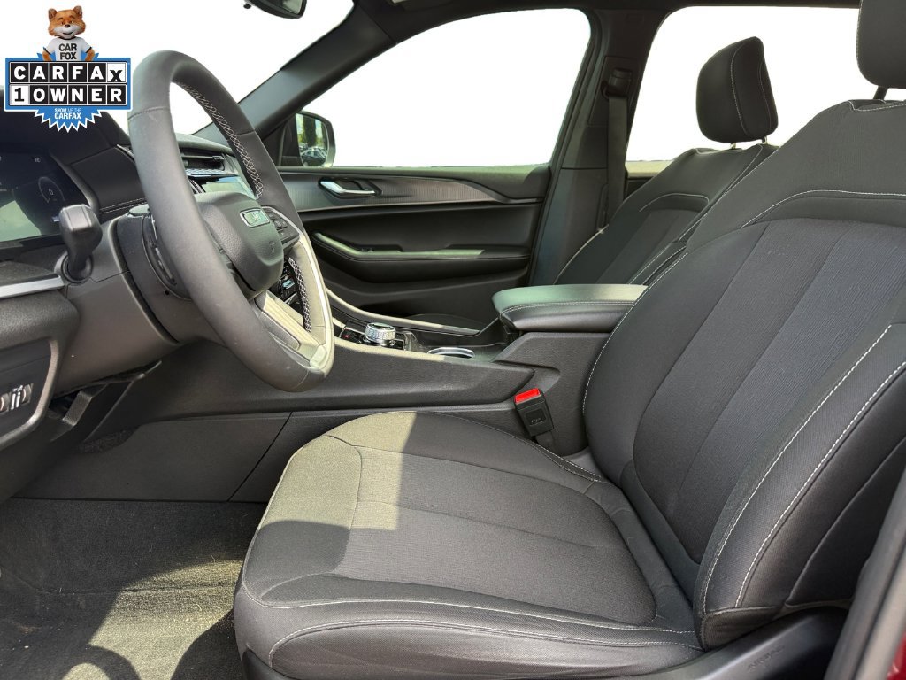 Certified 2024 Jeep Grand Cherokee L Laredo w/ Luxury Tech Group I AWD/4WD image 9