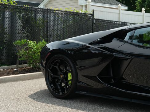 Used 2024 Lamborghini Revuelto AWD/4WD image 47