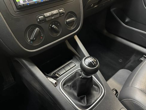 Used 2009 Volkswagen Jetta SE FWD image 18