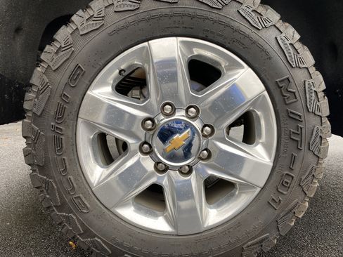 Used 2021 Chevrolet Silverado 2500 LTZ w/ Z71 Chrome Sport Edition image 12