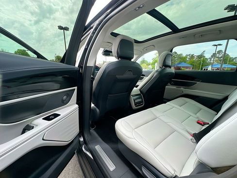 New 2026 Lincoln Nautilus Premier w/ Equipment Group 102A AWD/4WD image 17