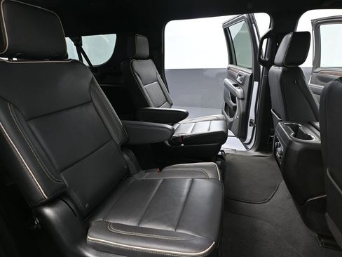 Used 2023 Chevrolet Suburban Premier image 54