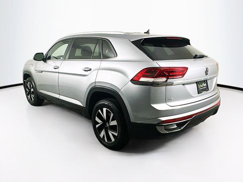 Used 2023 Volkswagen Atlas Cross Sport SE image 5