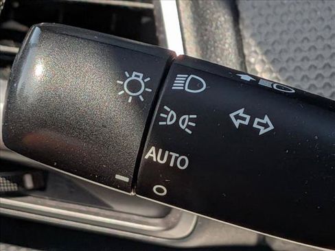 Used 2019 Subaru Forester Premium AWD/4WD image 13