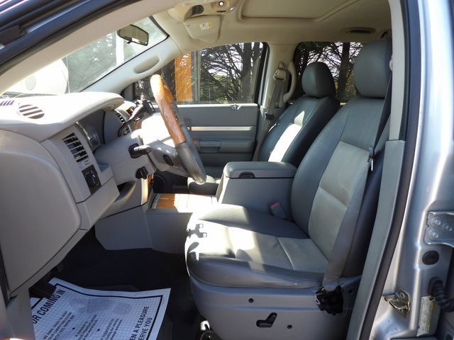 Used 2007 Chrysler Aspen Limited AWD/4WD image 18