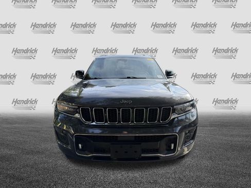 Used 2021 Jeep Grand Cherokee L Overland w/ Luxury Tech Group IV AWD/4WD image 3