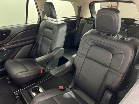 Used 2023 Lincoln Aviator Reserve w/ Equipment Group 201A AWD/4WD image 6