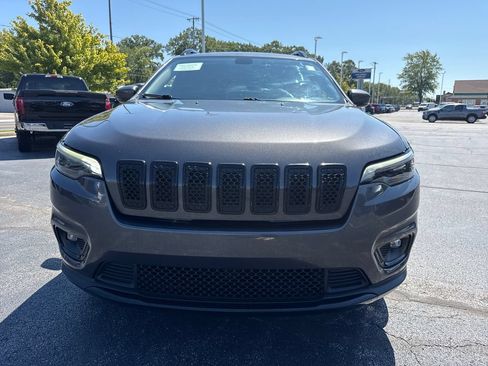 Used 2020 Jeep Cherokee Latitude Plus AWD/4WD image 3
