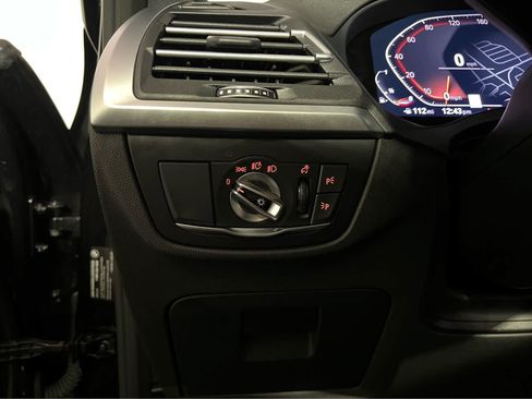 Used 2025 BMW X4 xDrive30i AWD/4WD image 21