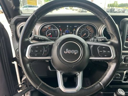 Used 2021 Jeep Wrangler Unlimited Sahara AWD/4WD image 12