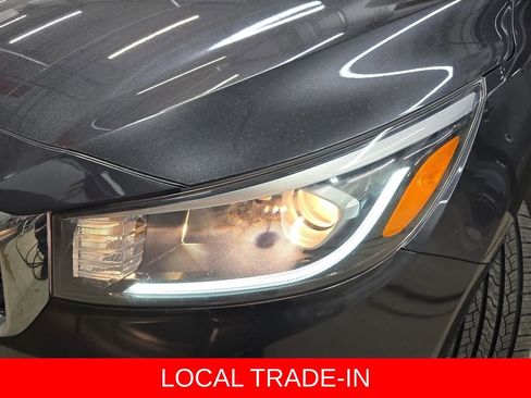 Used 2019 Kia Sedona LX image 32