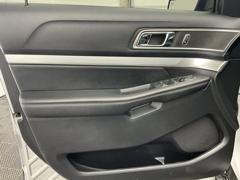 Used 2016 Ford Explorer XLT w/ Equipment Group 202A image 14