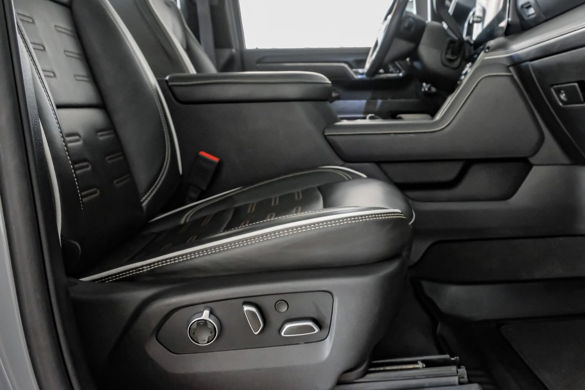 Used 2024 GMC Sierra 2500 AT4X AWD/4WD image 32