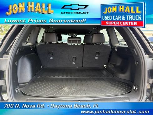 Used 2024 Jeep Grand Cherokee Altitude RWD image 7