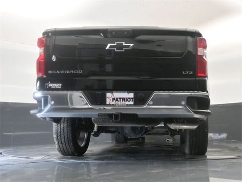 Used 2022 Chevrolet Silverado 1500 LTZ w/ Technology Package image 40