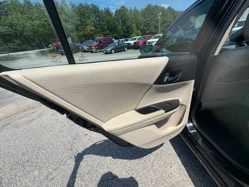 Used 2015 Honda Accord LX image 9