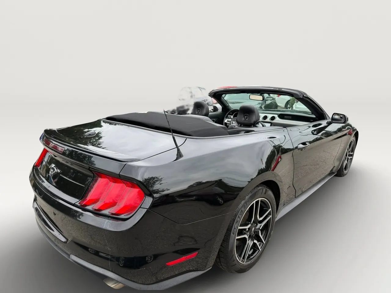 Used 2020 Ford Mustang Premium RWD image 32