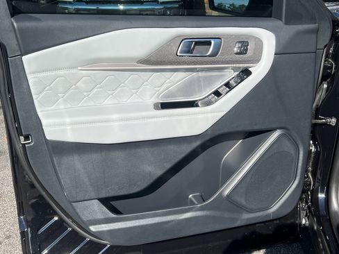 New 2026 Ford Explorer Platinum w/ LUX Leather Package image 11