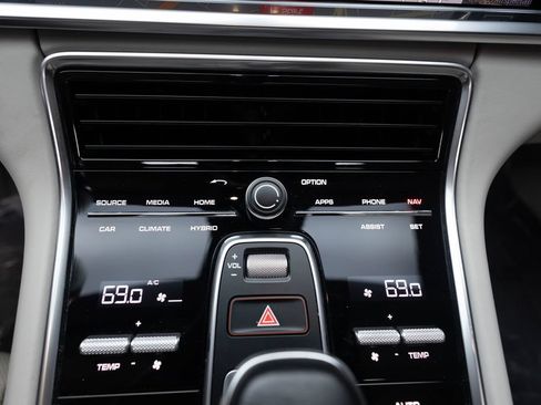Used 2018 Porsche Panamera Turbo S w/ Assistance Package AWD/4WD image 40