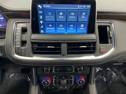 Used 2023 Chevrolet Suburban Premier w/ Premium Package 2 AWD/4WD image 3