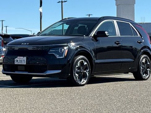 Certified 2024 Kia Niro Wind FWD image 10