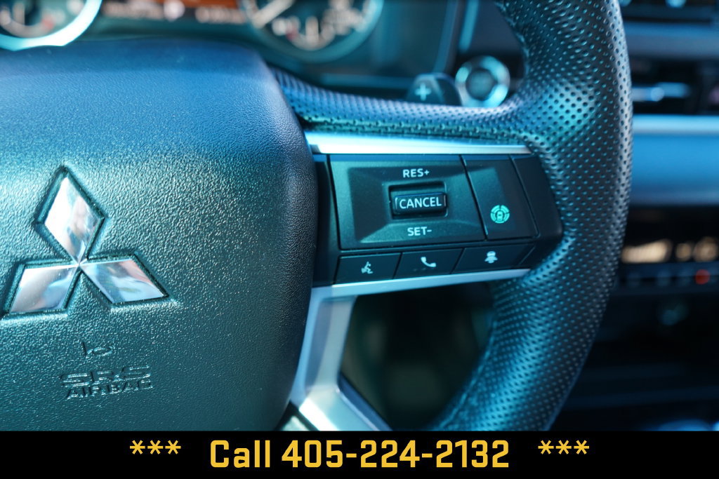 Used 2025 Mitsubishi Outlander SE FWD image 33