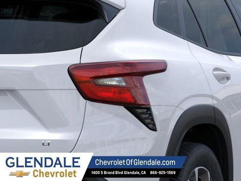 New 2026 Chevrolet Trax LT FWD image 11