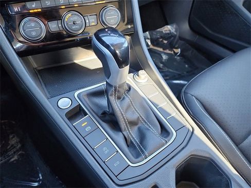 Used 2024 Volkswagen Jetta SE image 21