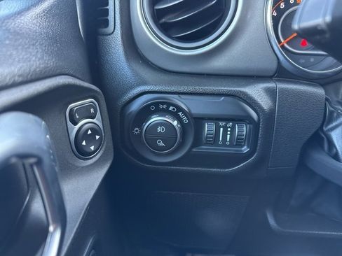 Certified 2022 Jeep Gladiator Sport image 13