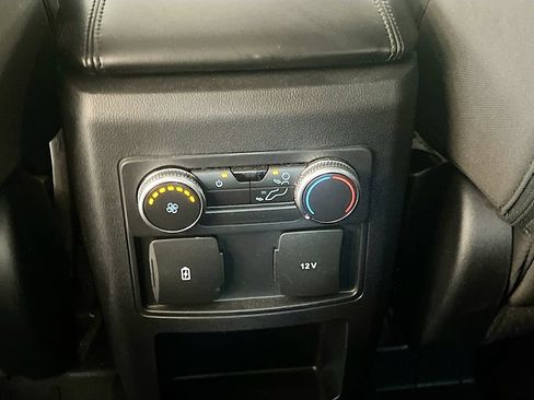 Used 2021 Ford Explorer XLT RWD image 24