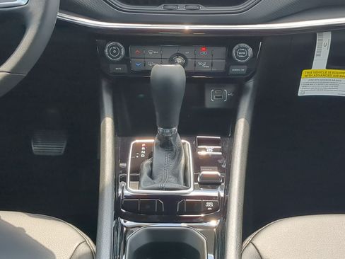 New 2026 Jeep Compass Latitude AWD/4WD image 17