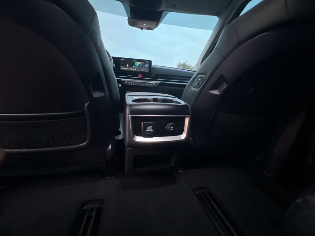 Used 2025 Kia Carnival SX w/ SX Dark Edition Package FWD image 20