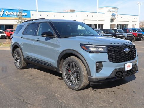 New 2026 Ford Explorer ST-Line w/ ST-Line Street Pack AWD/4WD image 1