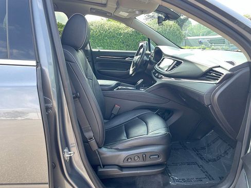 Used 2021 Buick Enclave Avenir w/ Avenir Technology Package image 27