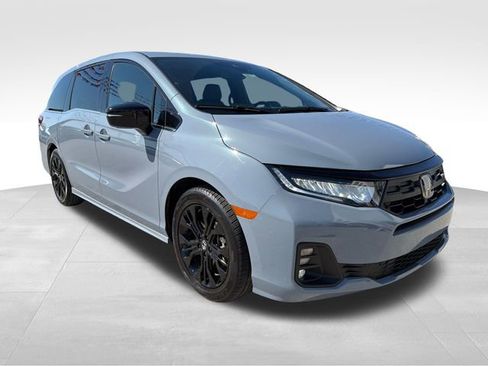 Used 2025 Honda Odyssey Sport-L image 3