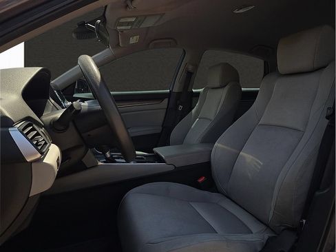 Used 2018 Honda Accord LX image 24