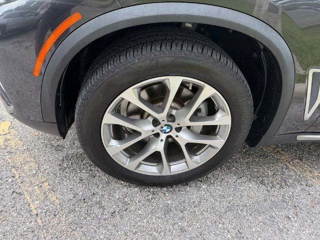 Used 2020 BMW X5 xDrive40i w/ Convenience Package AWD/4WD image 4