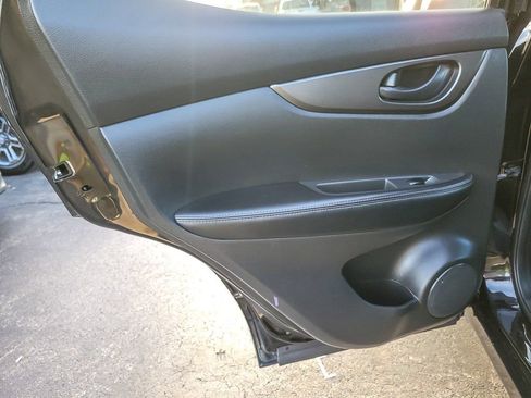 Used 2021 Nissan Rogue Sport S image 16