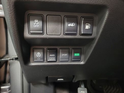 Used 2018 Nissan Rogue SV w/ Premium Package AWD/4WD image 22