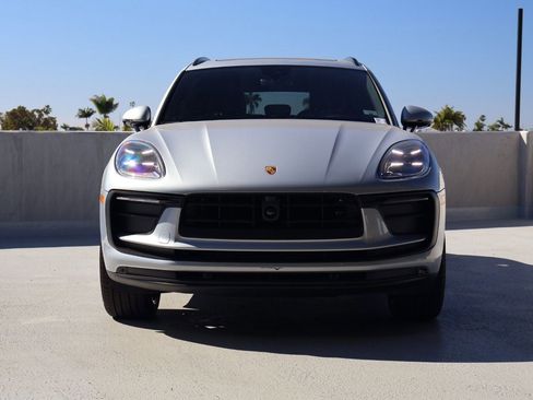 New 2026 Porsche Macan image 6