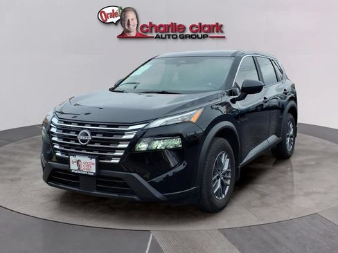 Used 2025 Nissan Rogue S FWD image 1