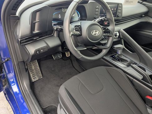 Certified 2025 Hyundai Elantra Sport image 14