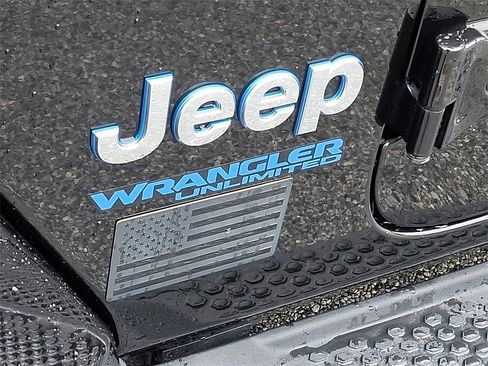 Used 2021 Jeep Wrangler Unlimited Sahara w/ Cold Weather Group image 29